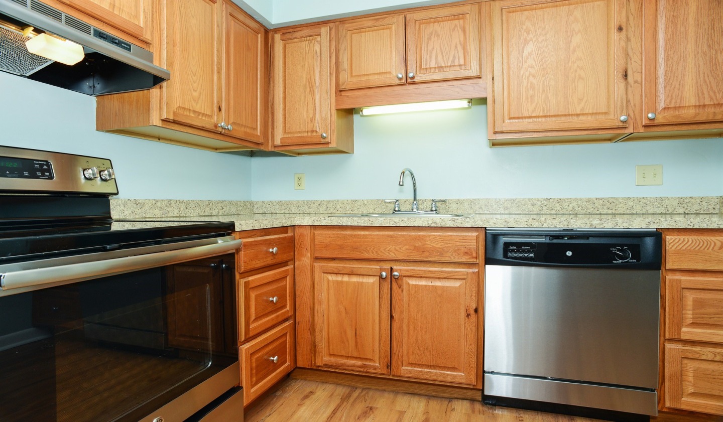 Royal Crest Marlboro Apartment Homes Image 3