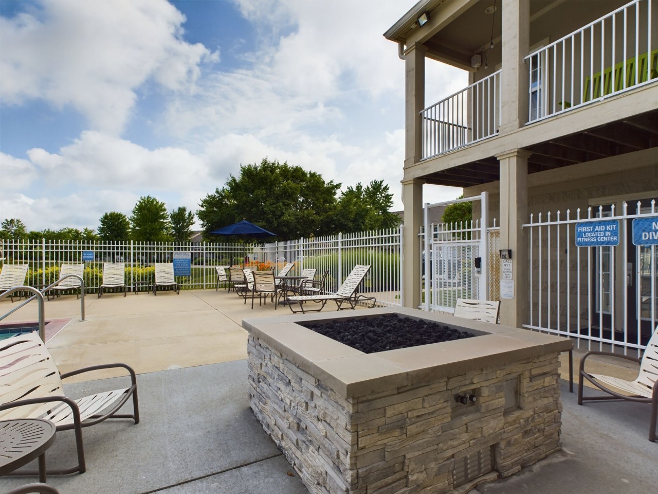 Linden Square Image 64