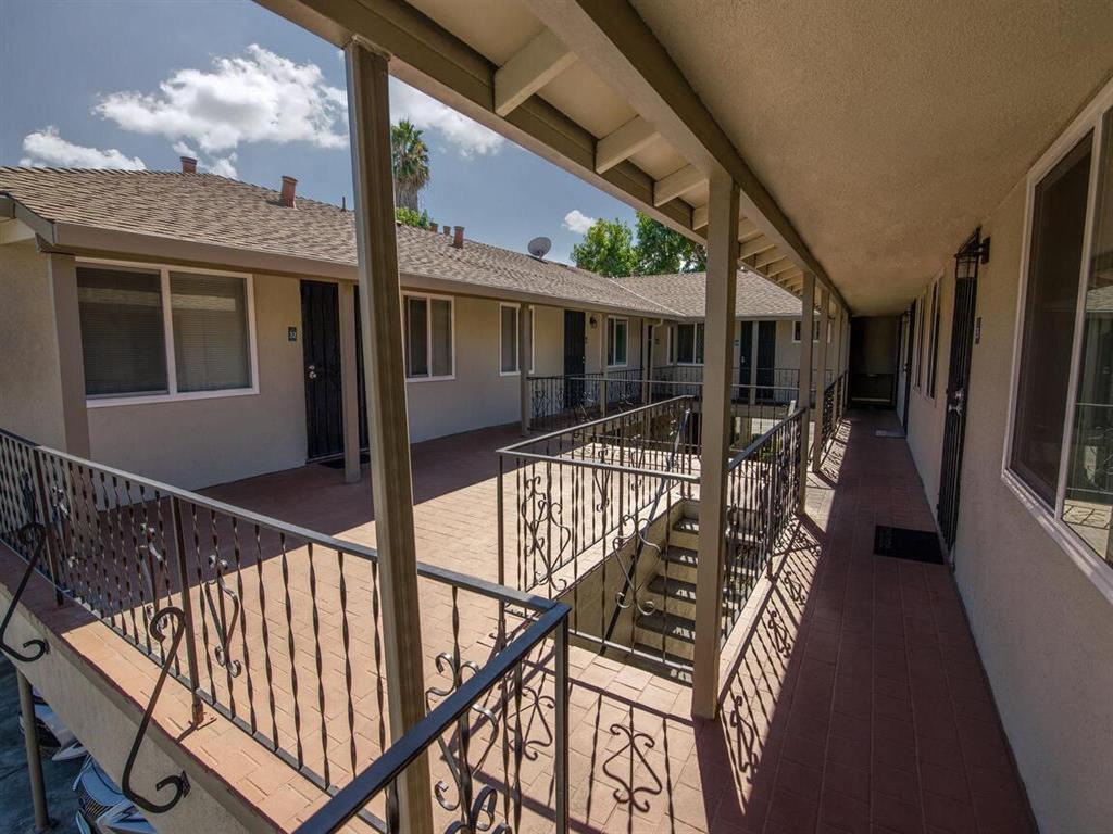 Hamilton Manor Apartments Image 7