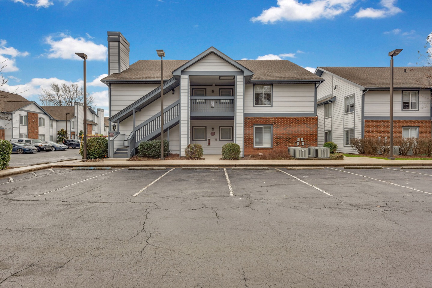 Vivo Living Charlotte Image 1