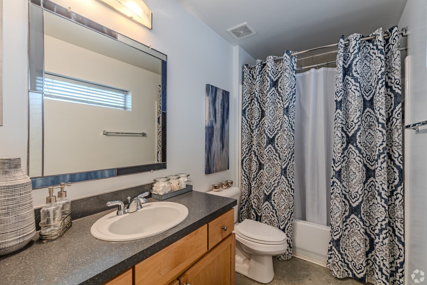 1016 Lofts Image 15