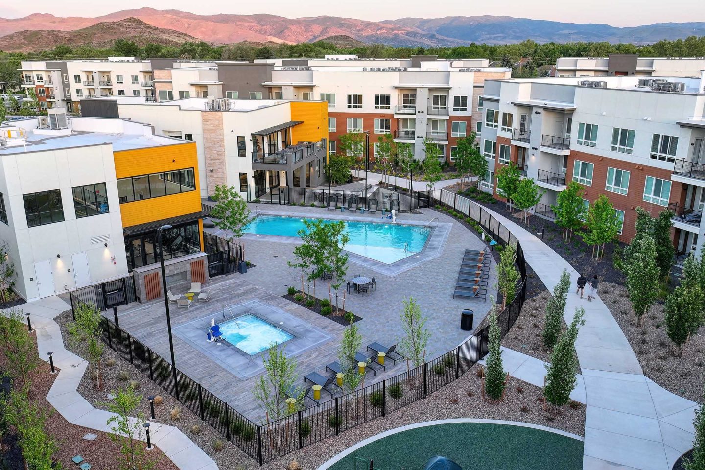 Halcyon Apartments Image 50