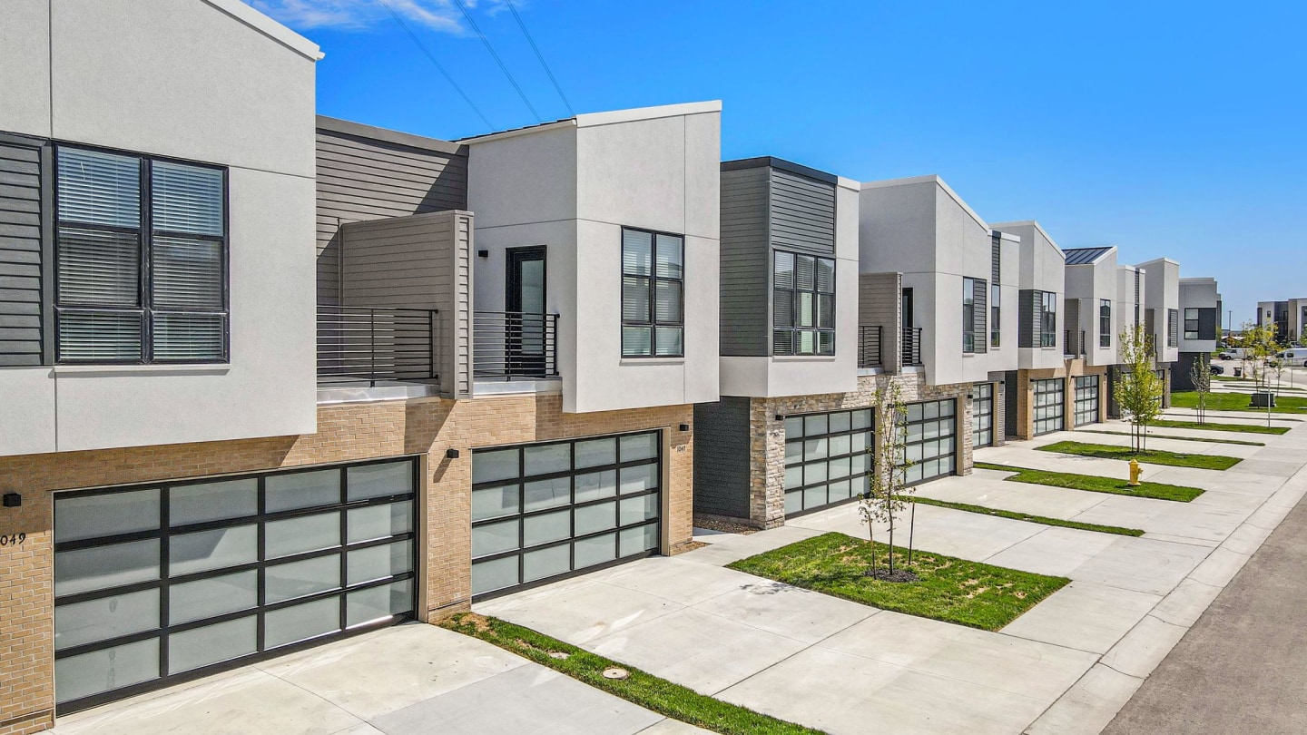 Vanguard Villas Image 1
