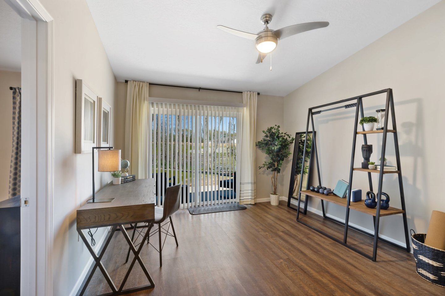 Redwood Westfield Myra Way Image 6