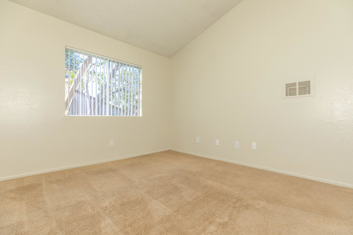 Harbor Point Apartments Image 12