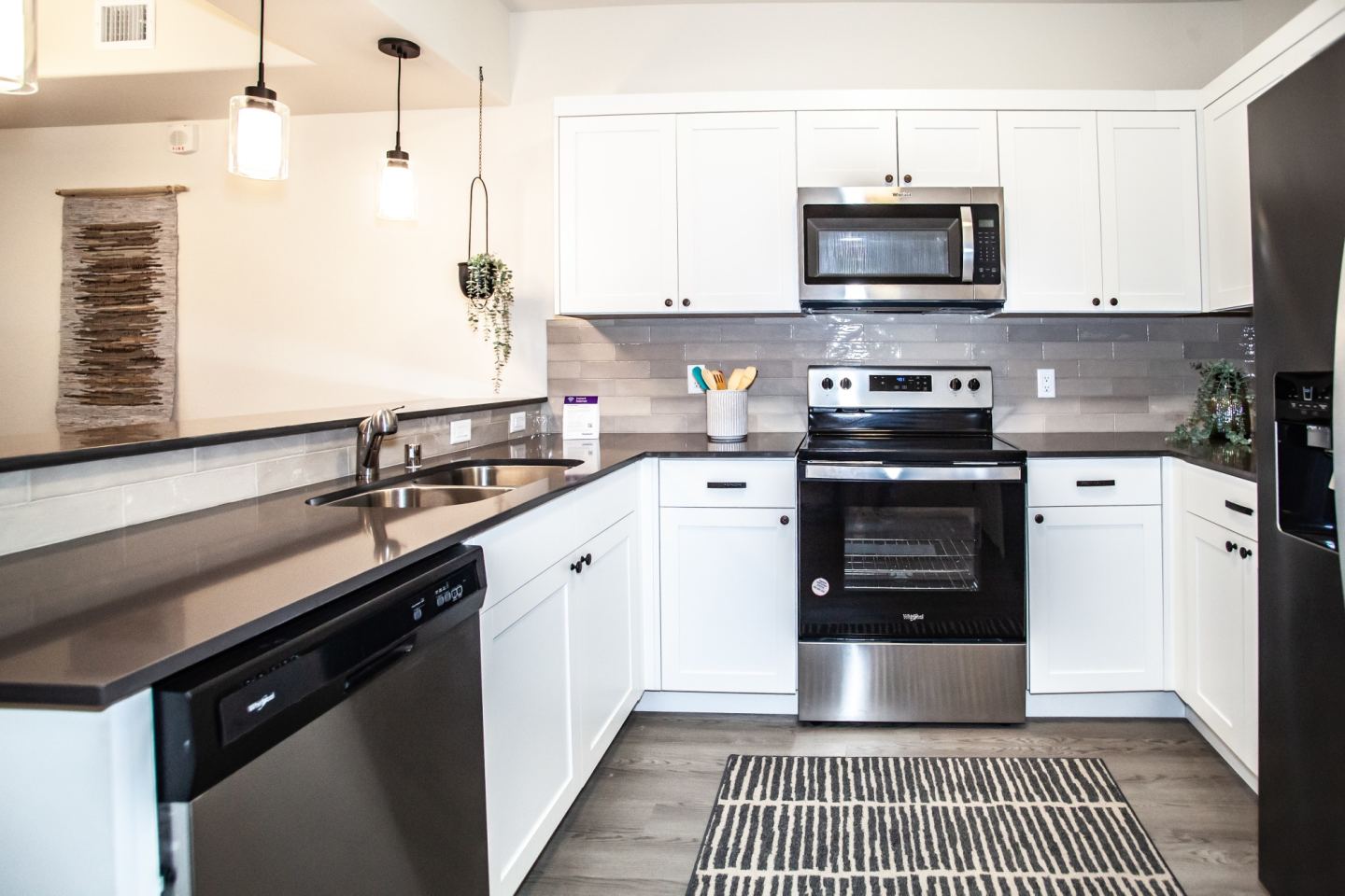 Wintergreen Luxury Apartments Image 8
