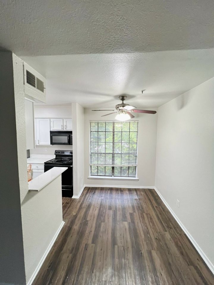Henderson Flats Image 1