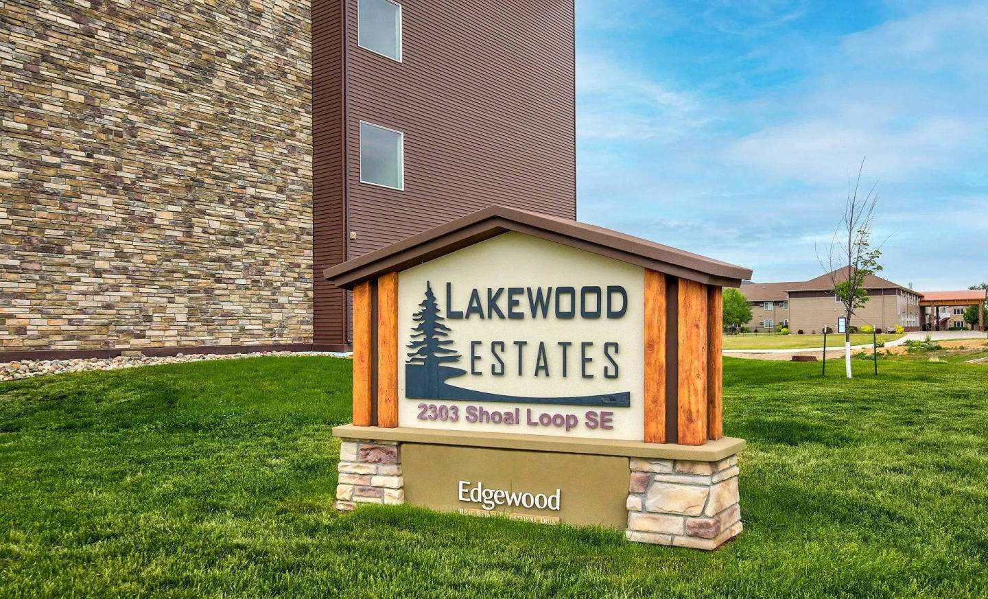 Lakewood Estates Apartments Image 1