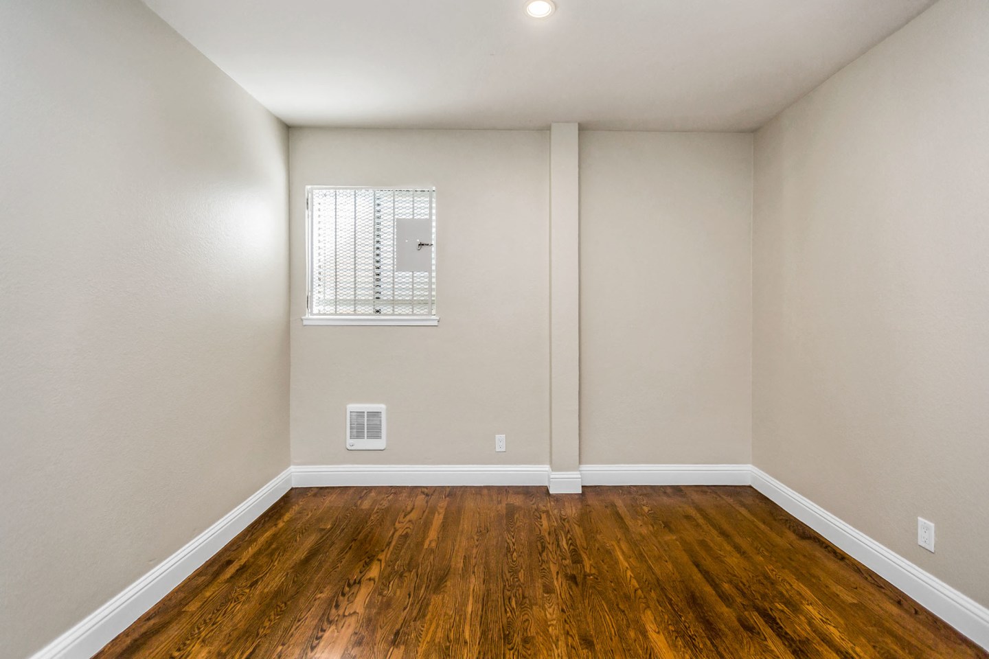 2385 Folsom Image 22