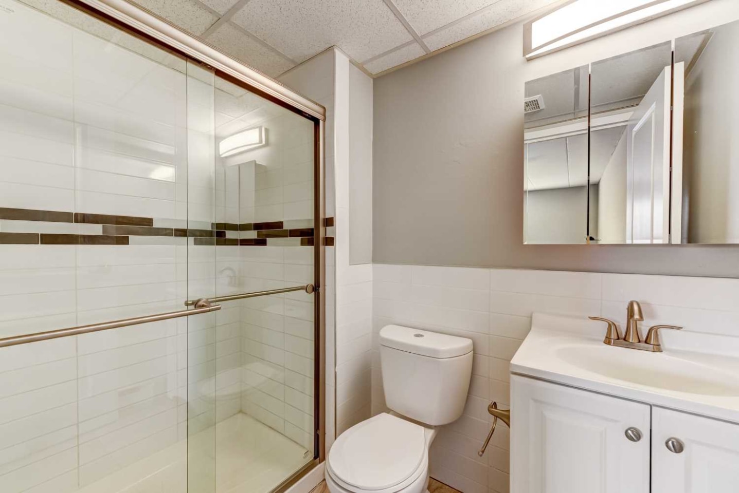 Laverock Place Apartment Image 9