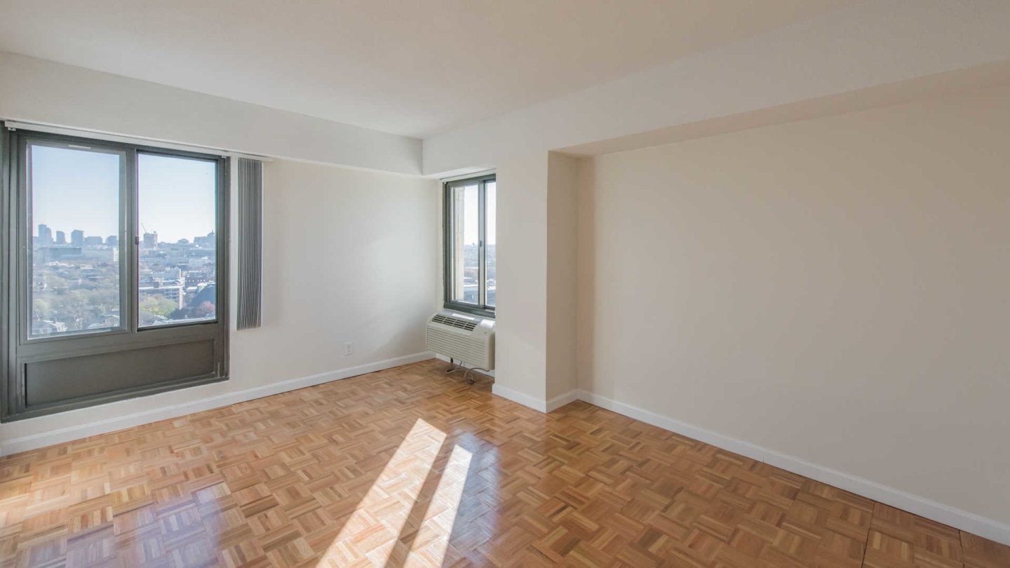929 House Image 29