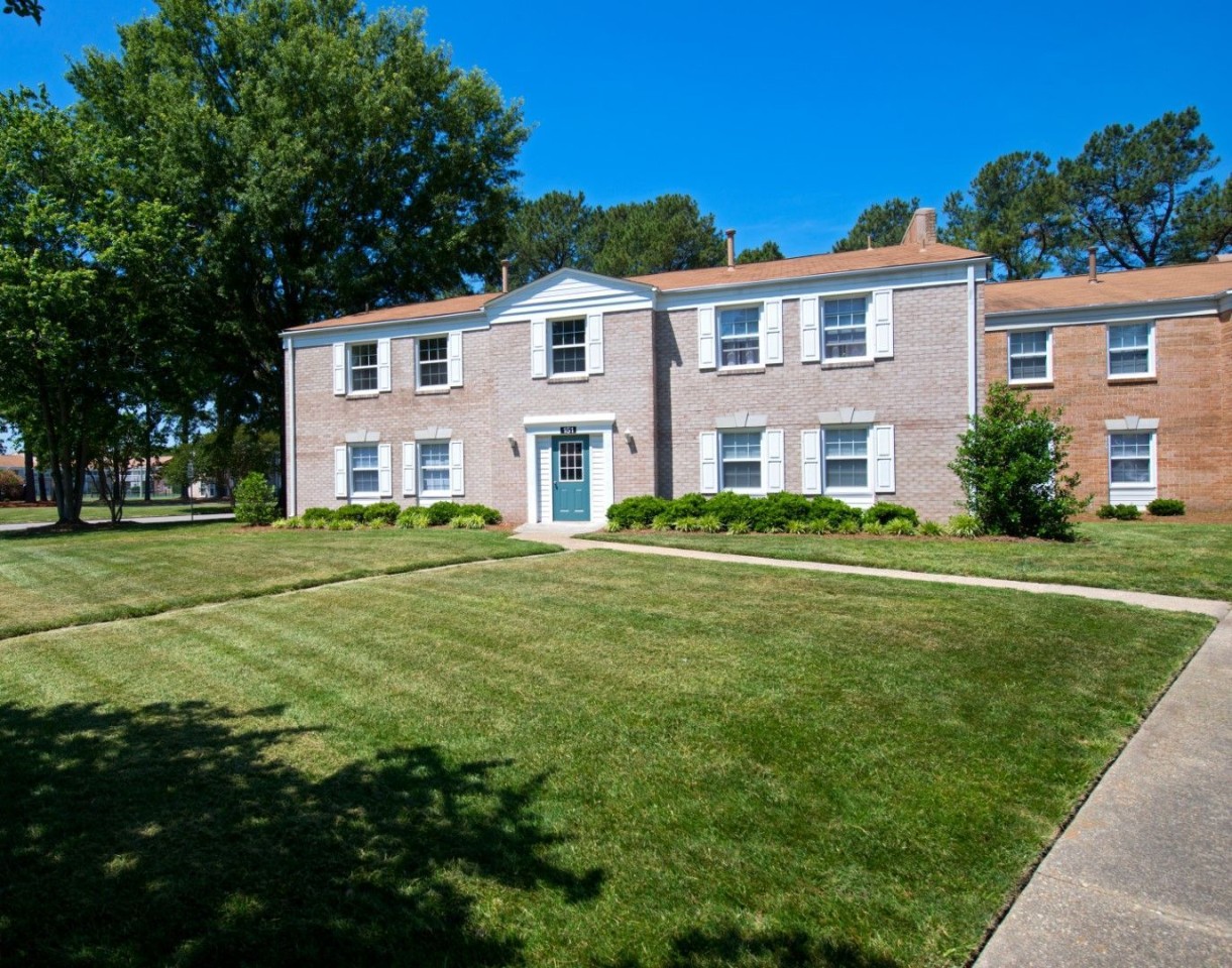 Thalia Gardens Apartments and Townhomes Image 14