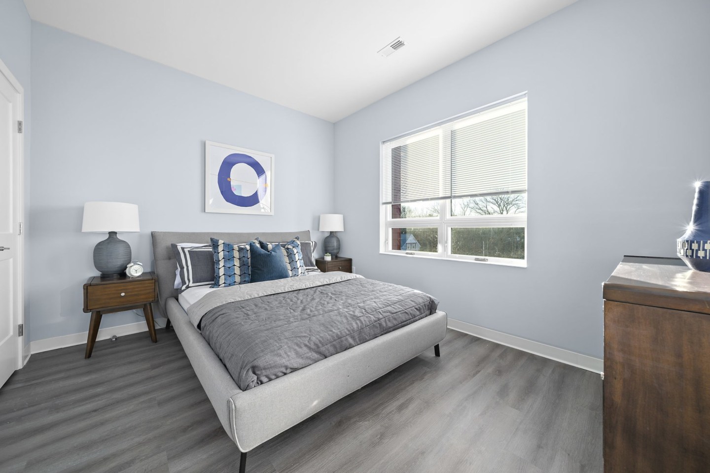 1055 Main Street Image 17