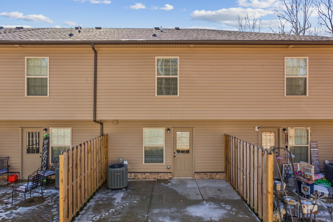 Center Pointe Townhomes Image 38