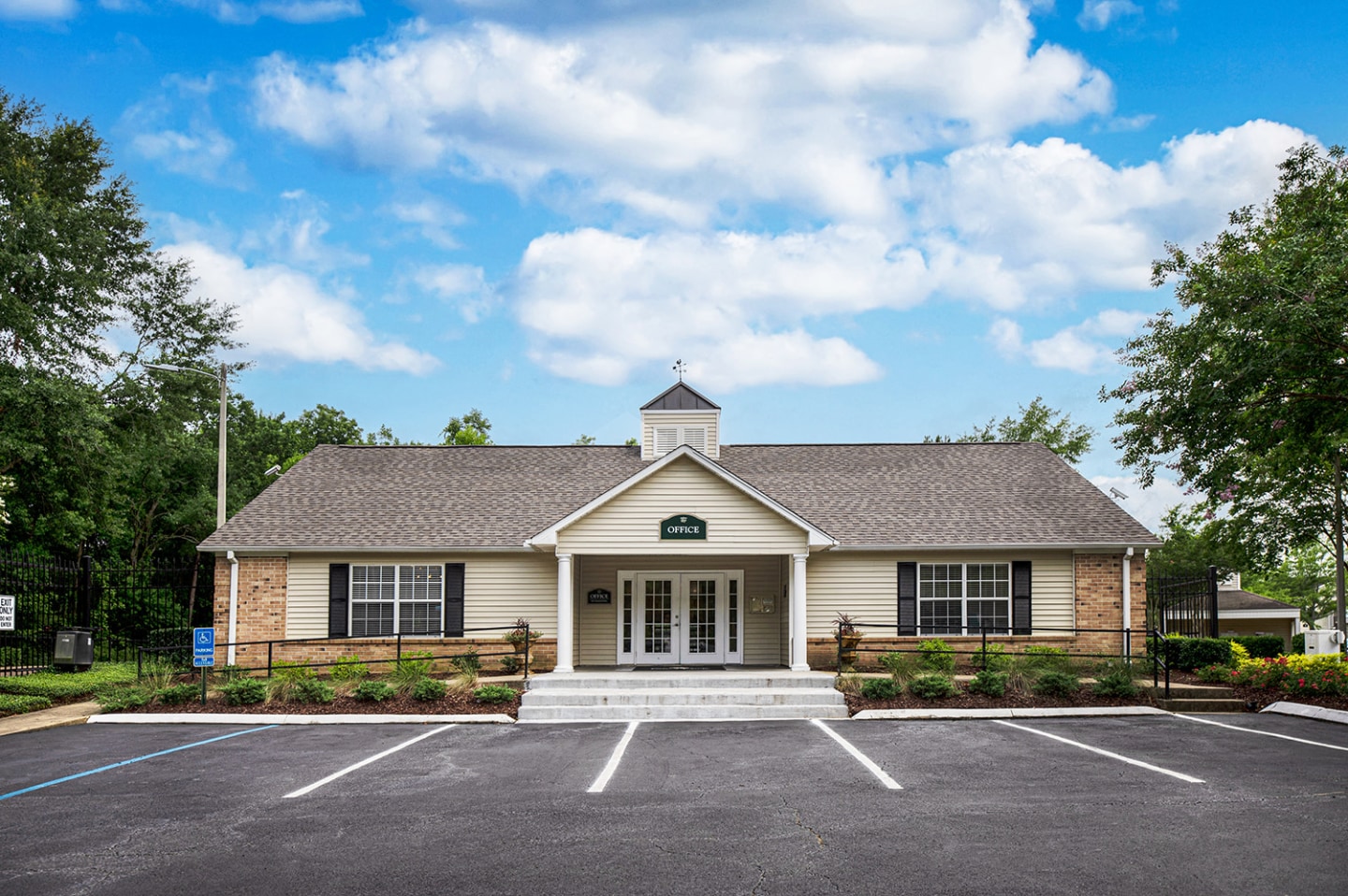 Colony Pointe Image 1