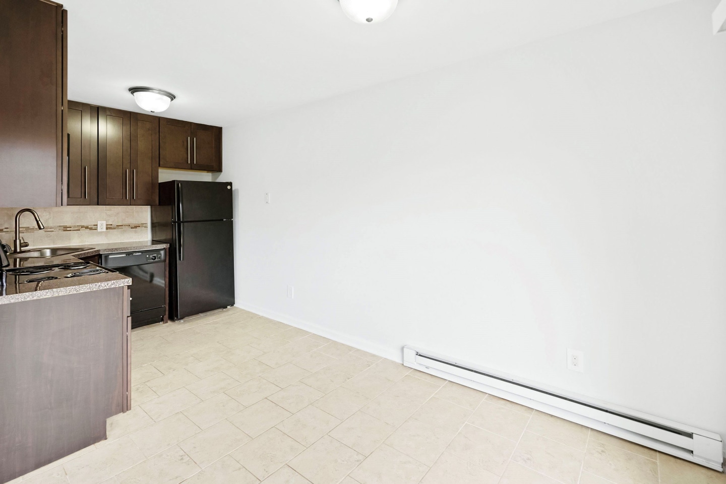 Ascot Park Apartments Image 7