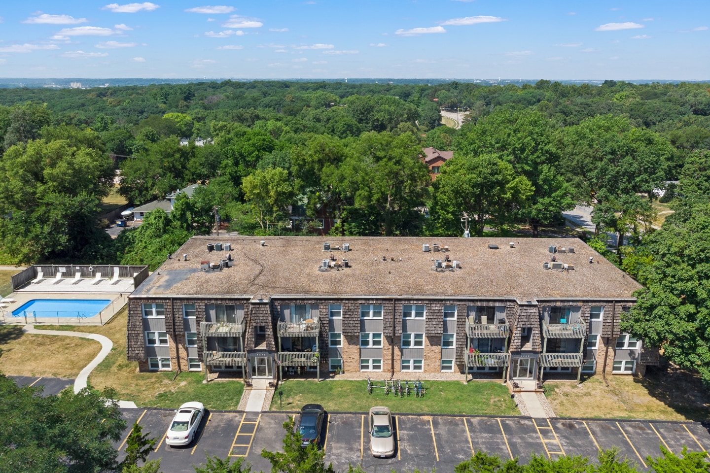 The 4220 Grand Apartments Image 4