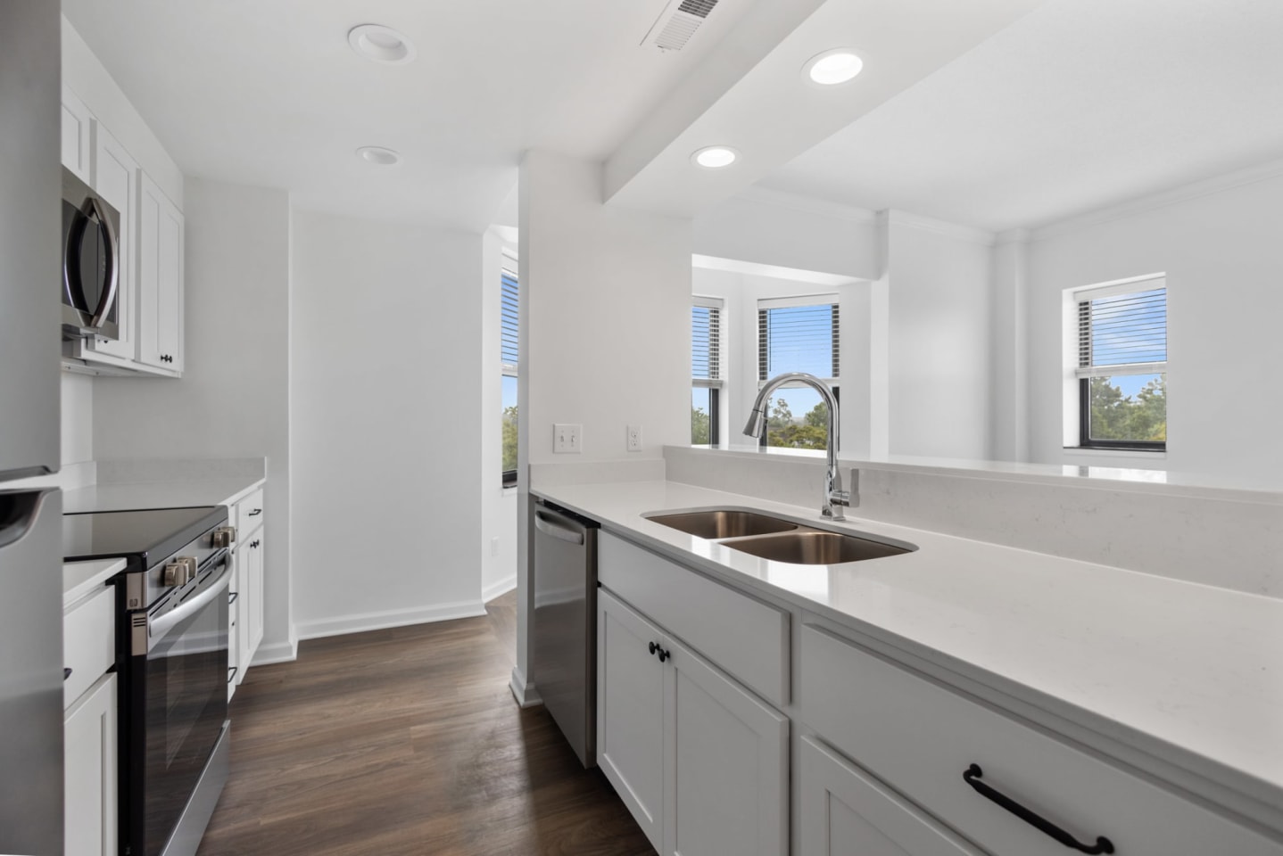 Marott Apartments Image 13
