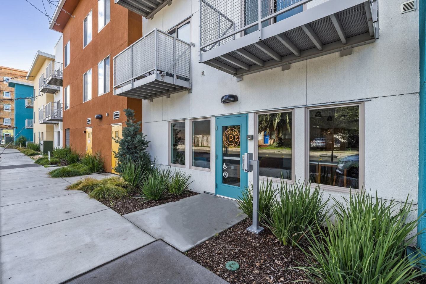 Pullman Modern Urban Apartments Image 72
