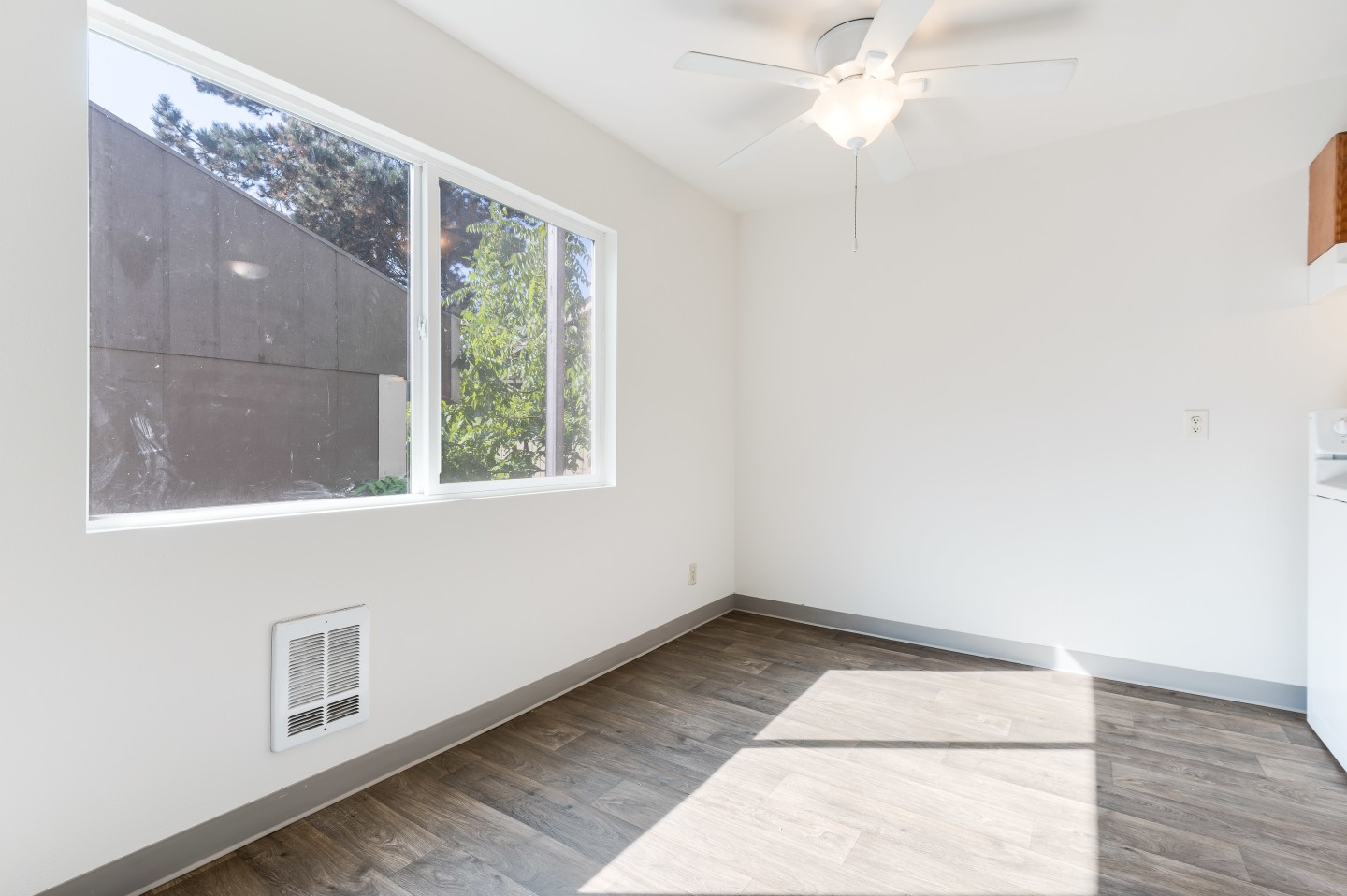 Crestwood Courts Image 14