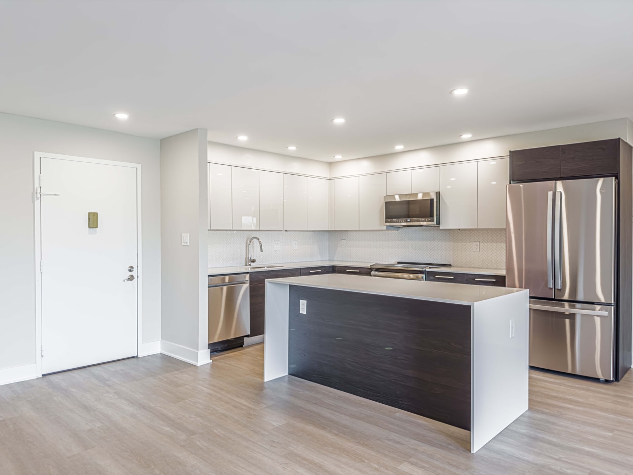 Whitney Apartments Image 4