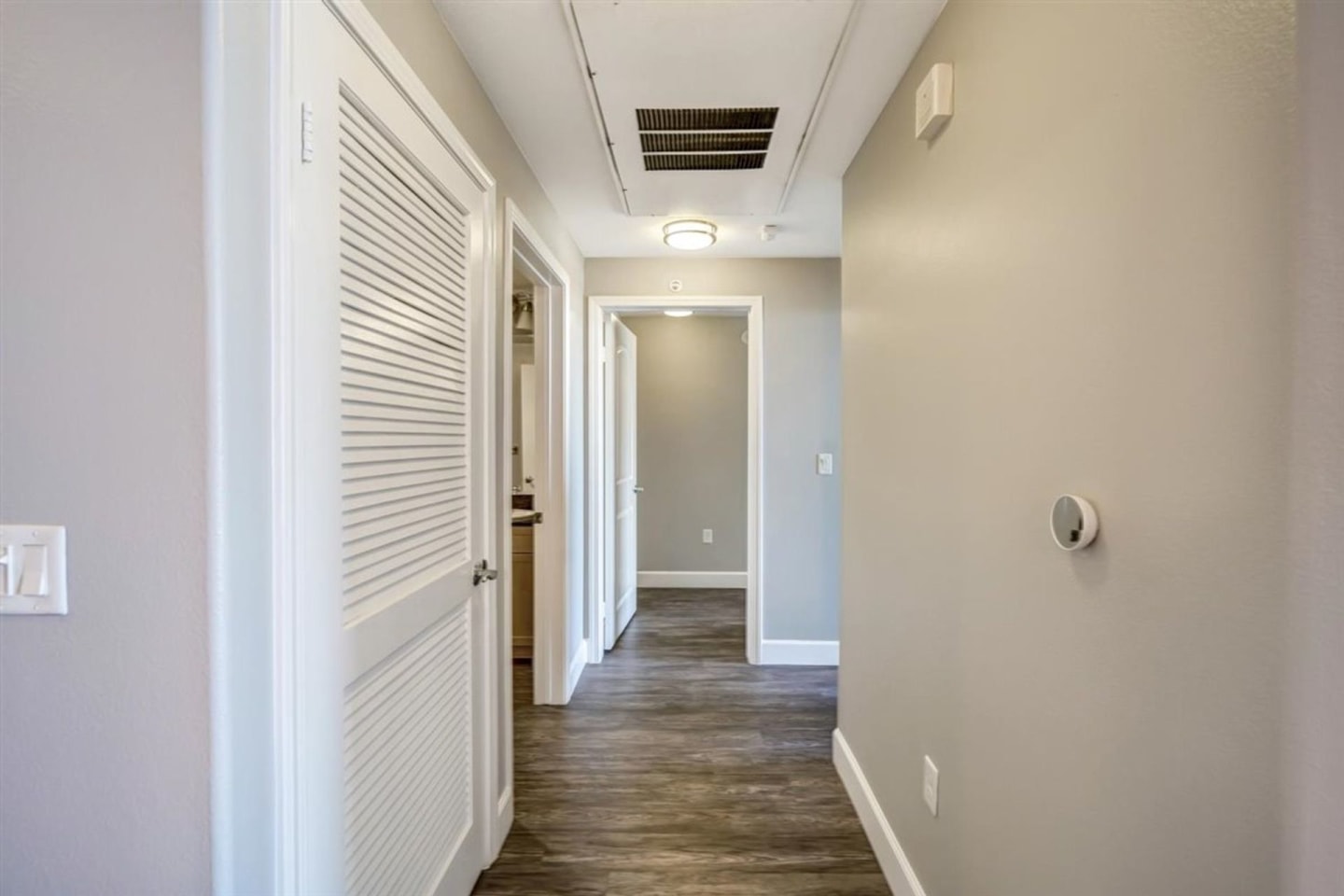 Stadium House Apartments Image 41
