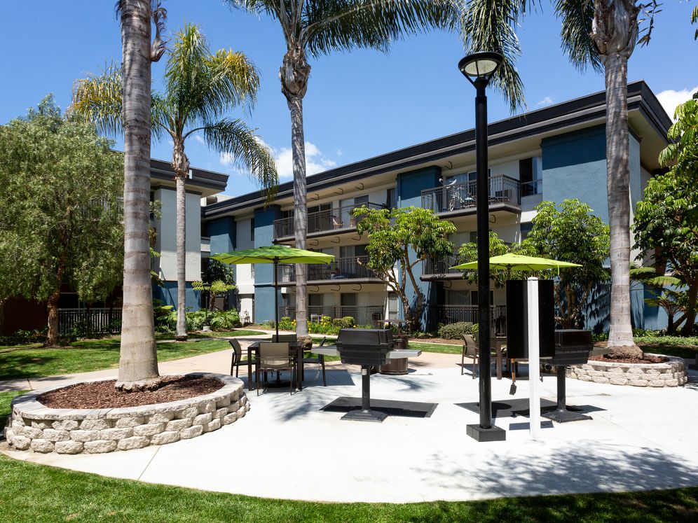 eaves Seal Beach Image 36