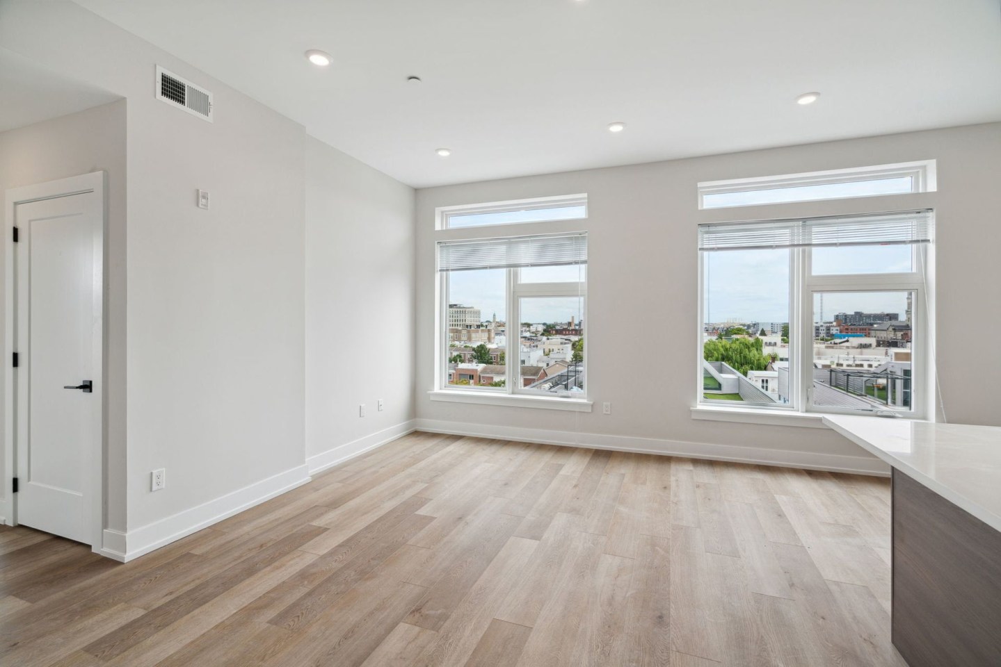 720 Thompson Street Image 64