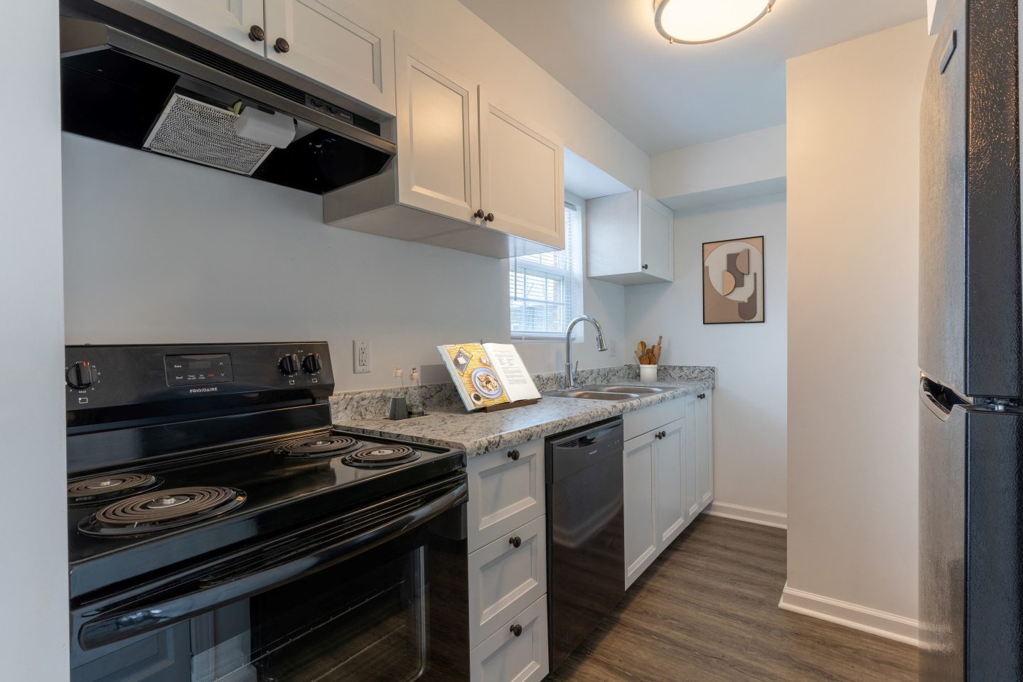 Olde Towne Apartments Image 2