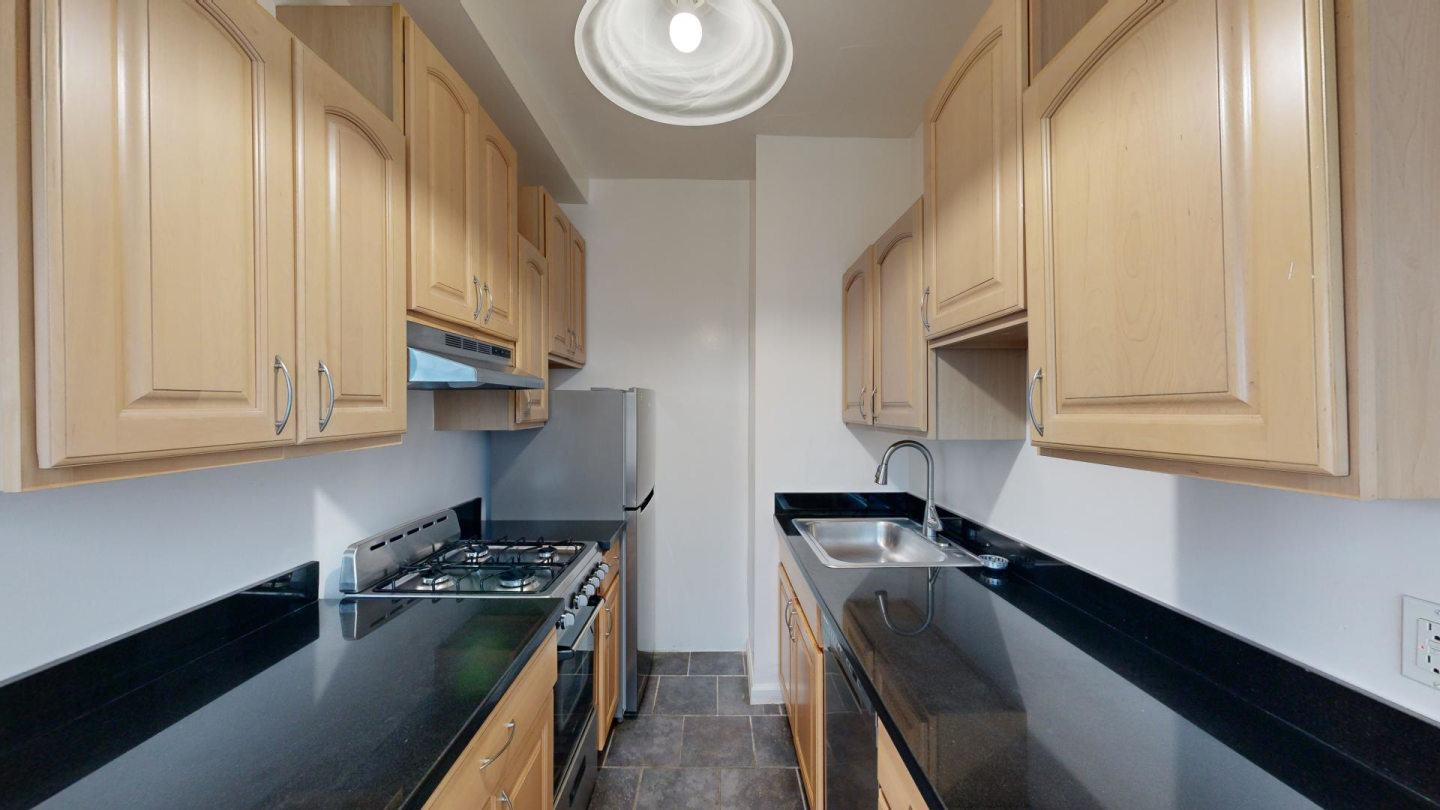 346 Leavenworth Image 1