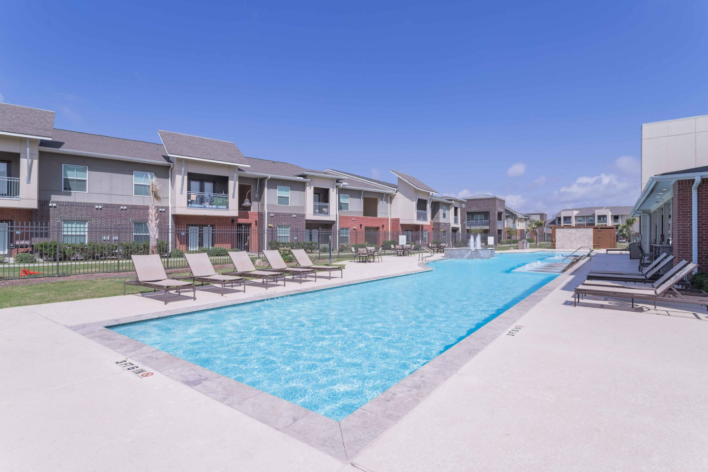 Century Palm Bluff Image 13