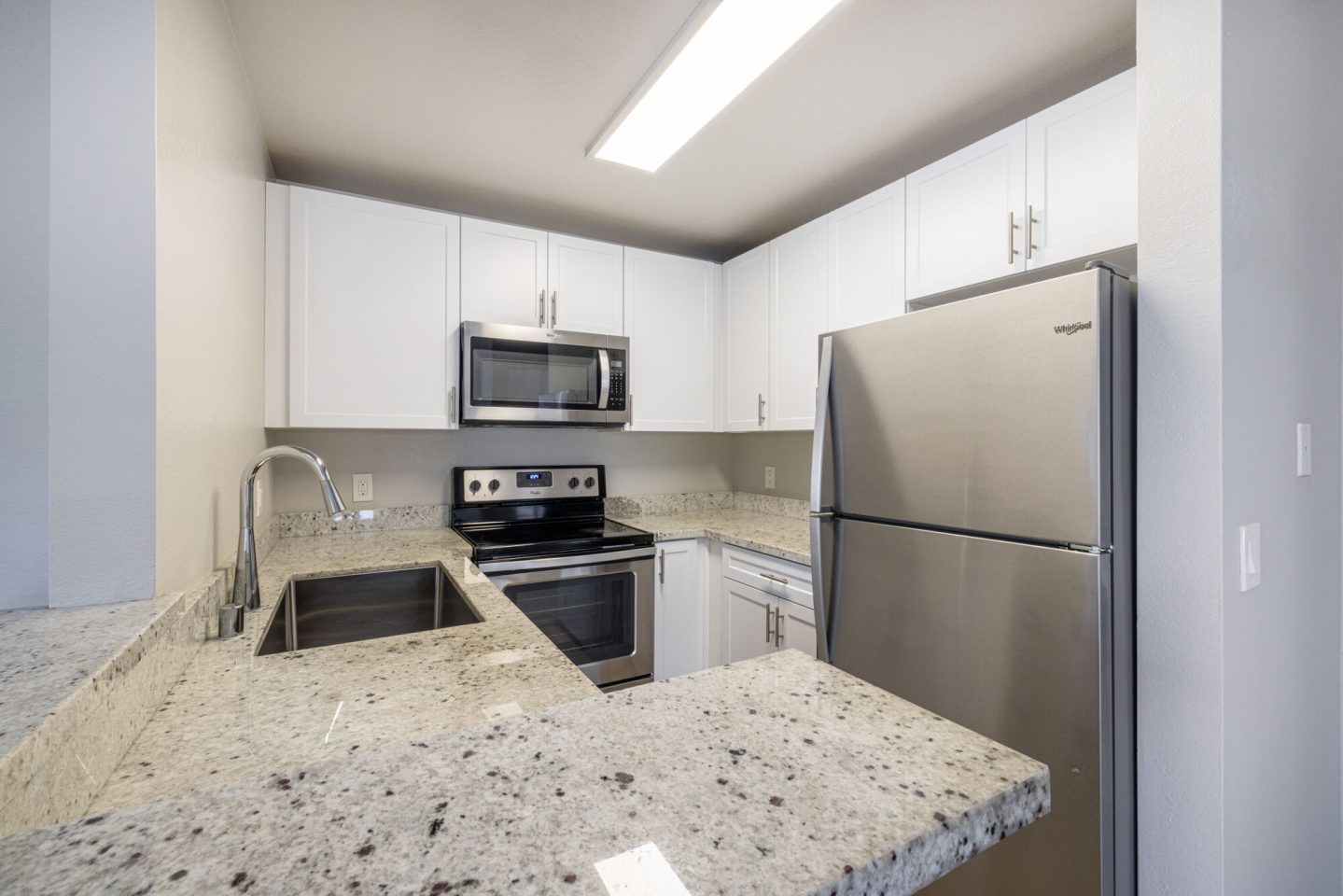 El Paseo Apartment Homes Image 18