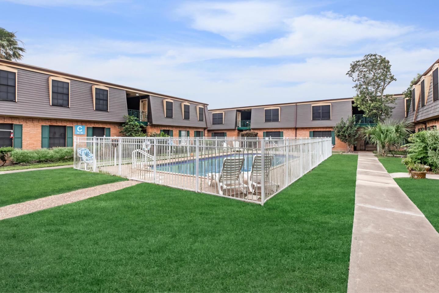 Chateau Santa Fe Apartments Image 28