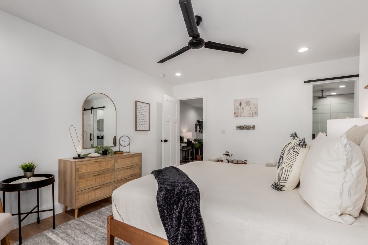 CJ Luxury Townhomes Image 31