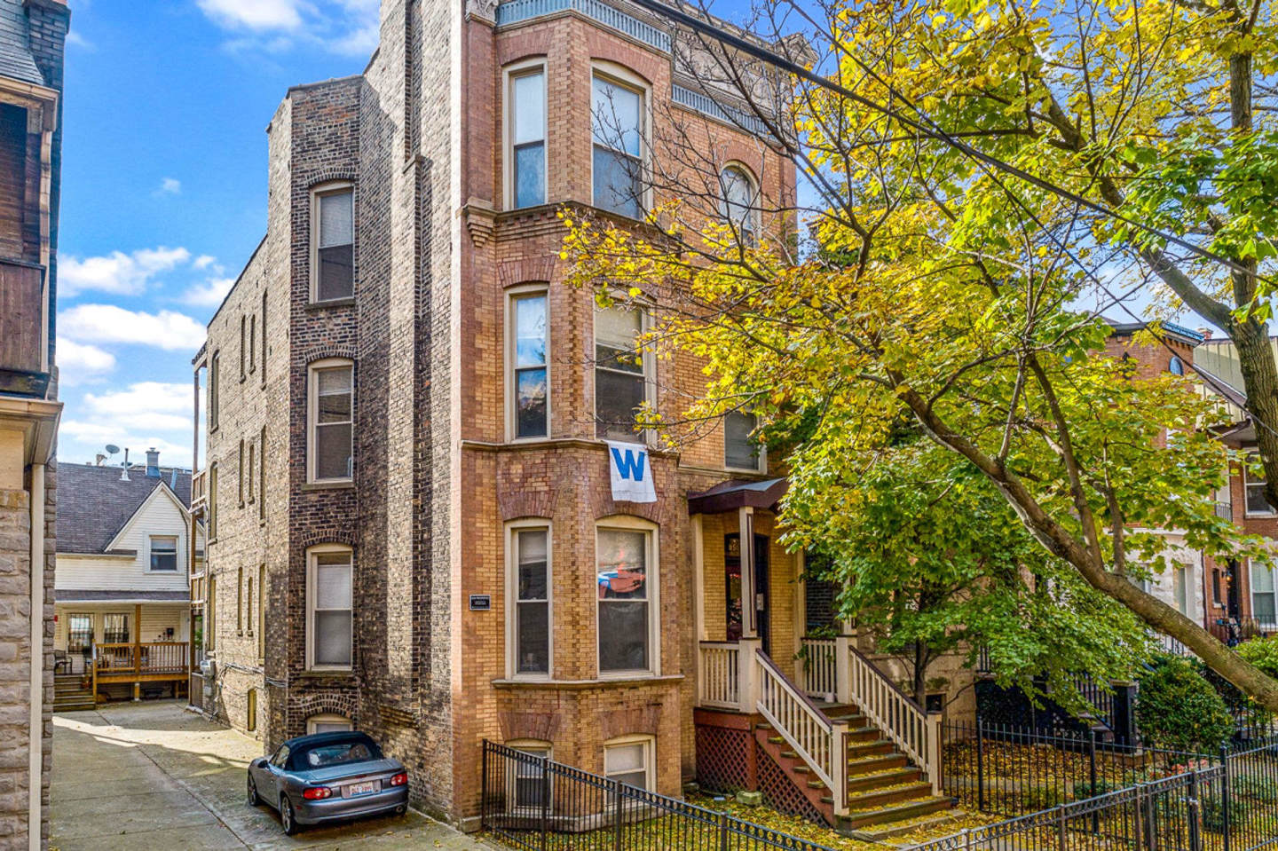 849 W Wellington Ave Image 1