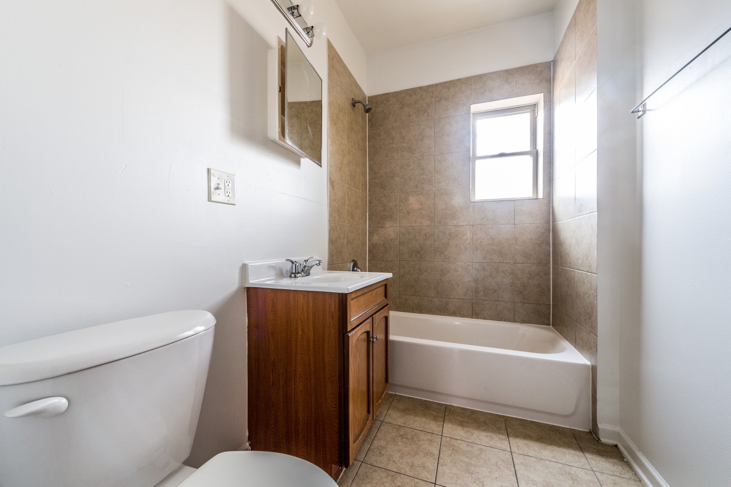 447 N Austin Image 8