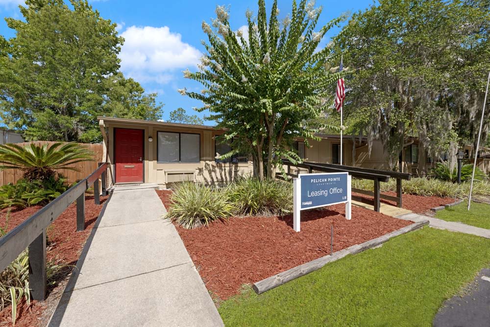 Pelican Pointe Apartments Image 14