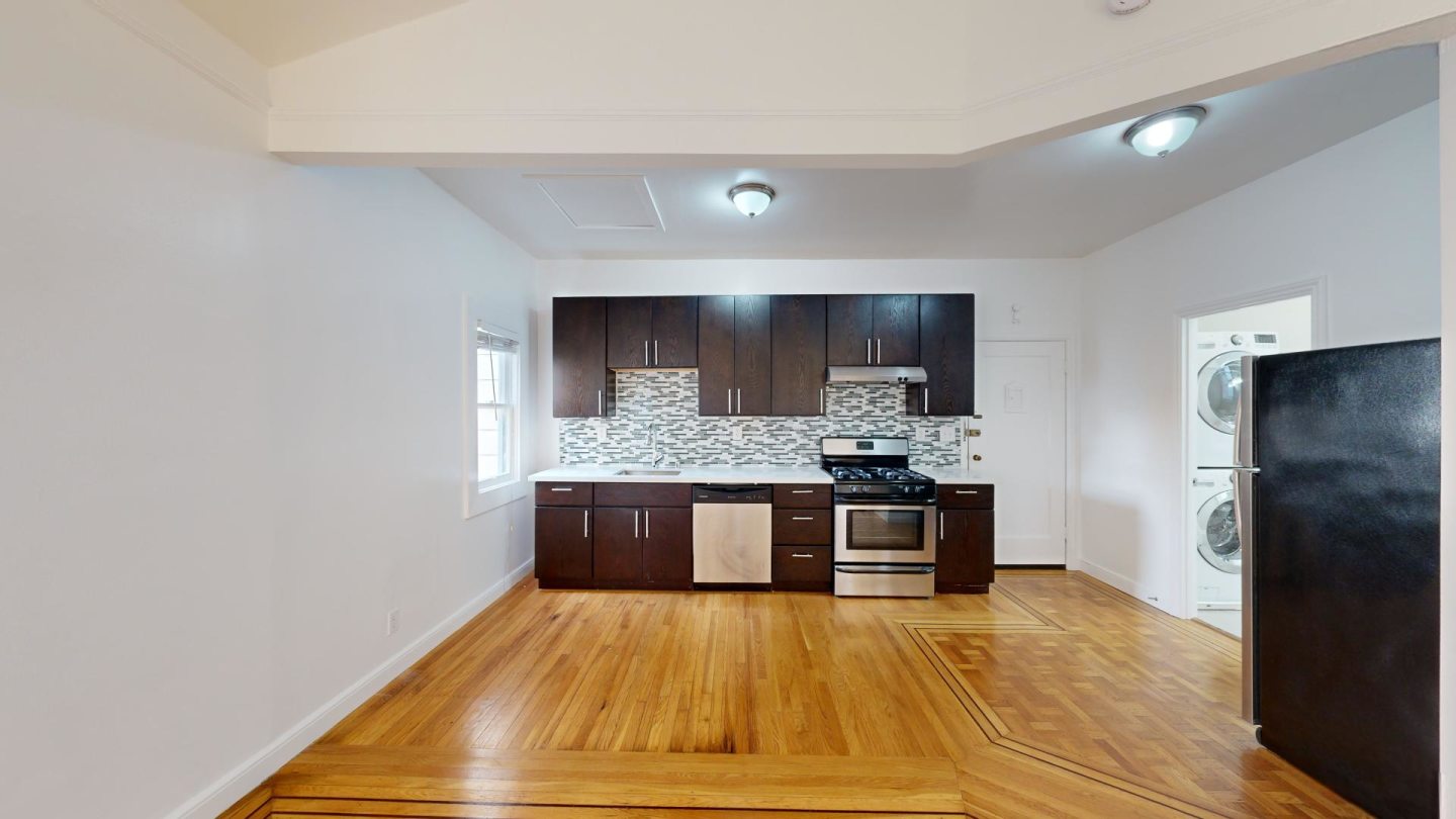 915 Pierce Image 7