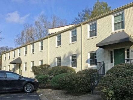 12 South Magnolia Image 17