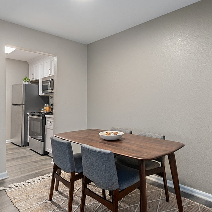 Central Pointe Apartment Homes Image 13