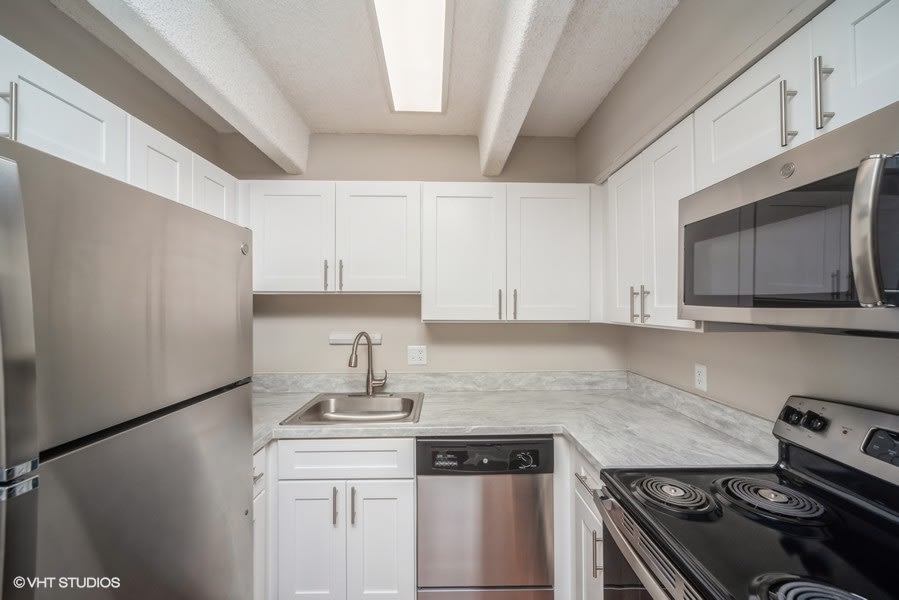 878 S Dexter Image 18