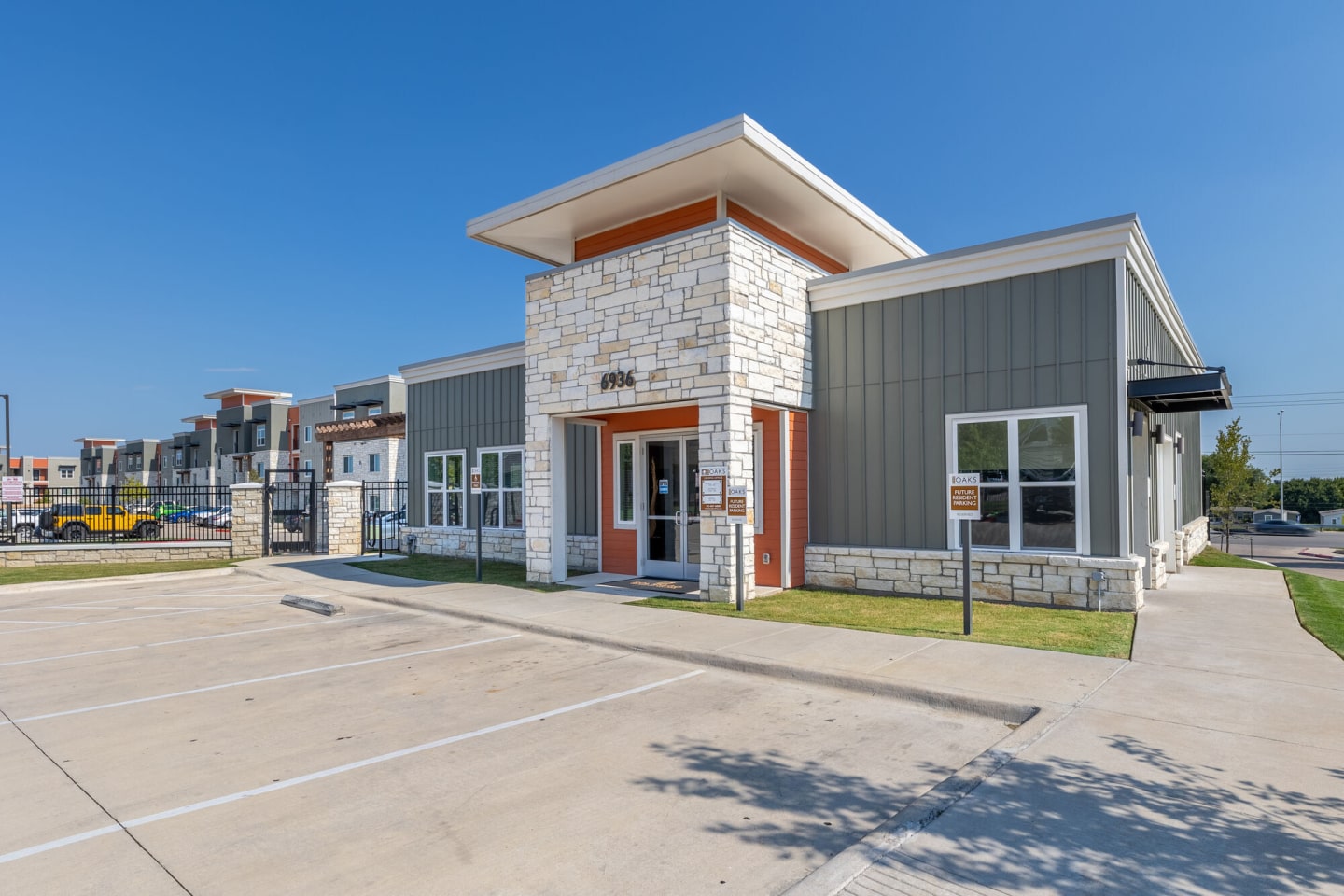 The Oaks at Ben White Apartments Image 10