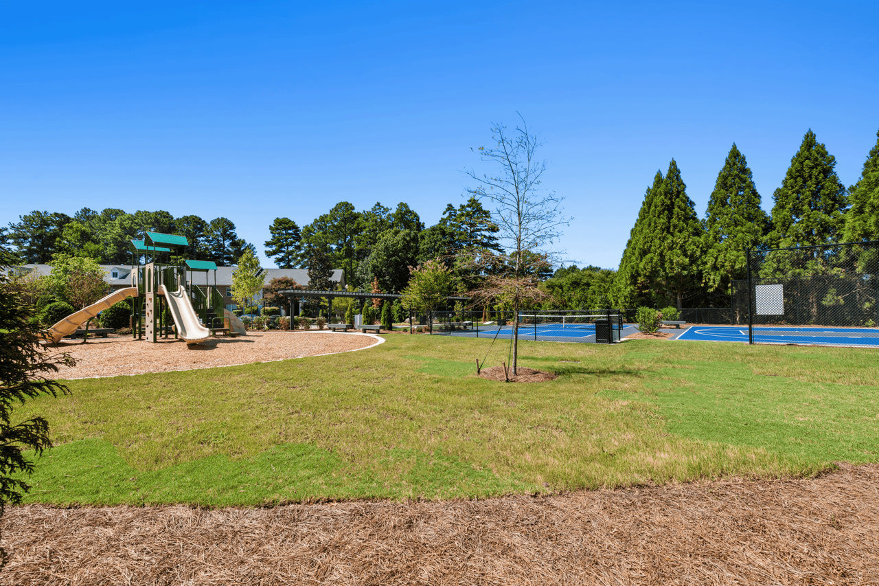 Affordable Housing - Caveness Farms Apartment Homes Image 16