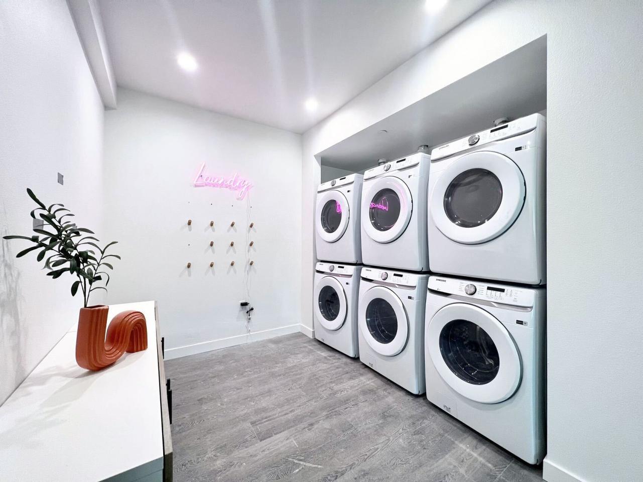 1439 W 37th Drive - Co-Living Image 8