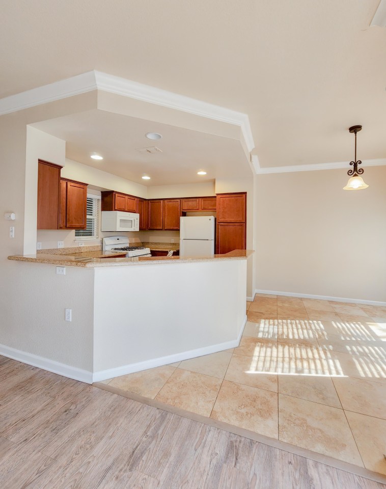 Lake Forest Image 36