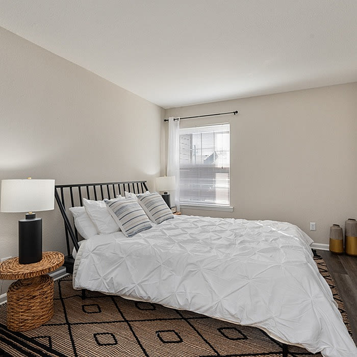 Central Pointe Apartment Homes Image 17