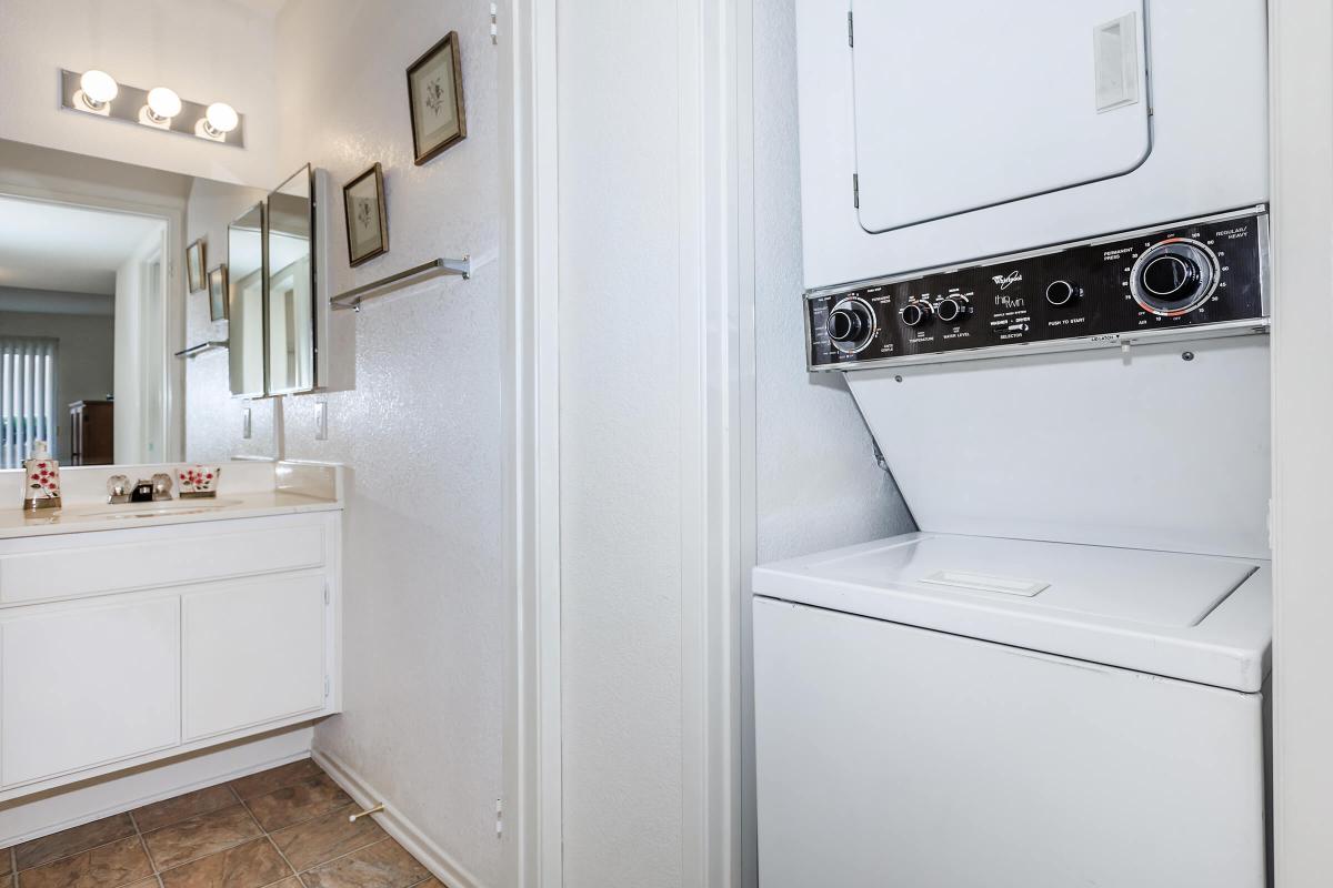 Riverpark apartment homes Image 32