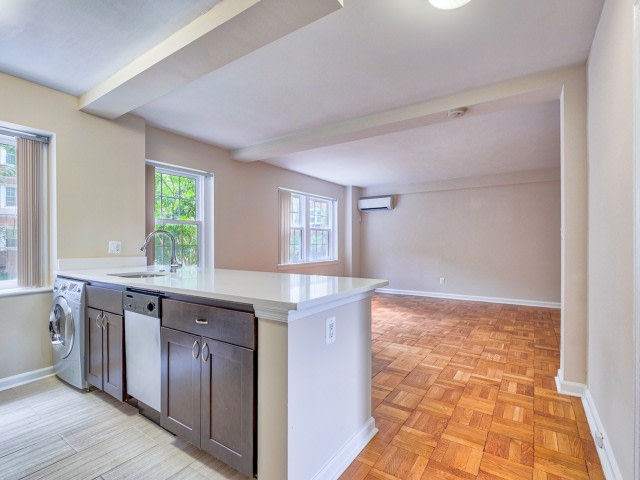 Harvard Village Image 33