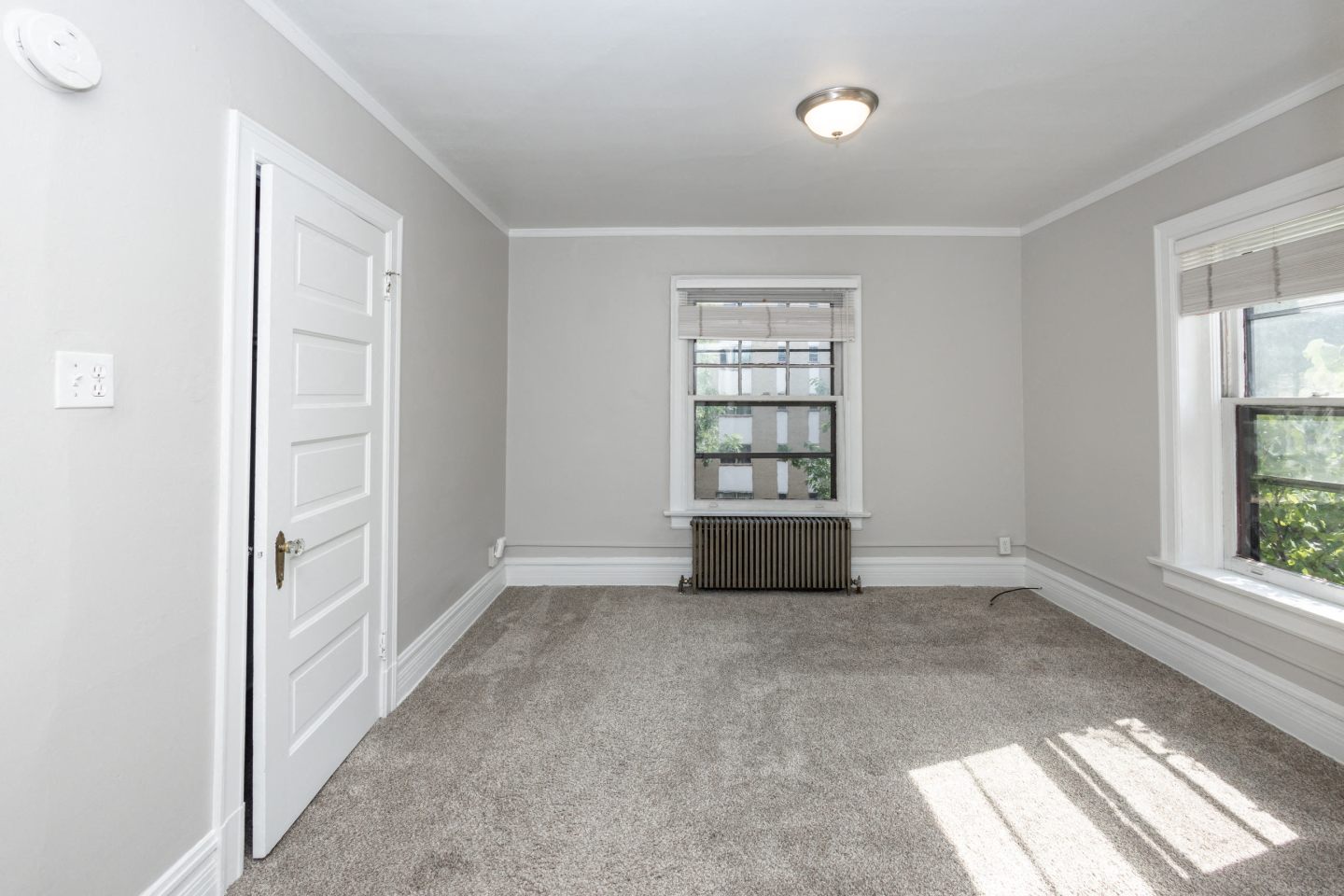1137 E 10th Avenue Image 12