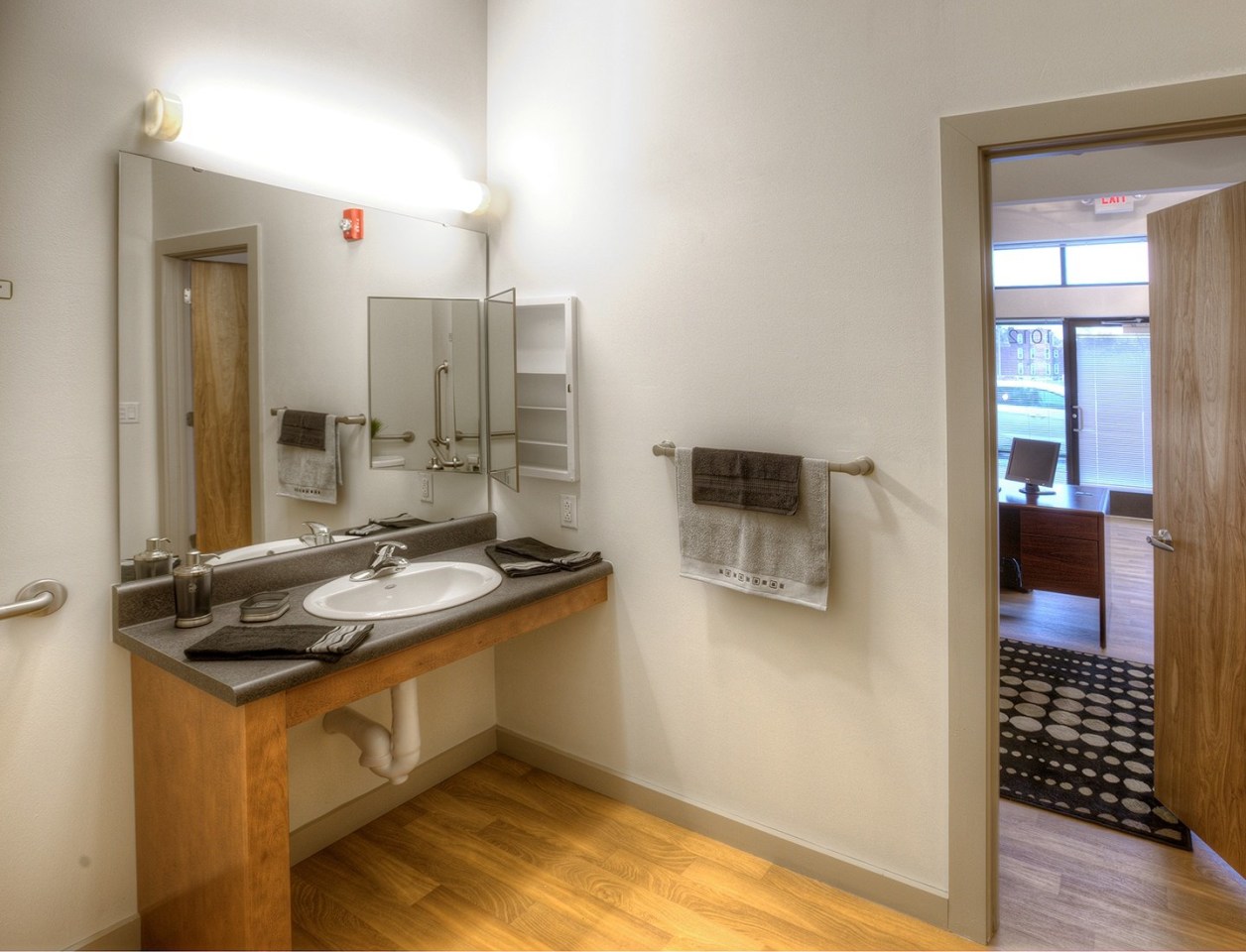 North Sarah Apartments Image 6